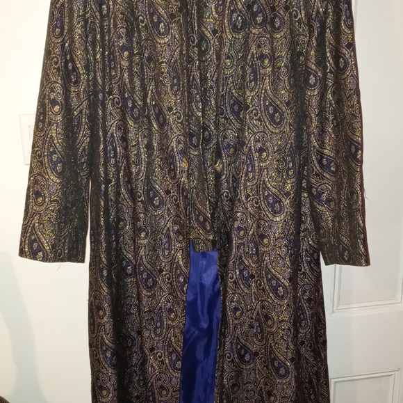 BEAUTIFUL SKIRT SUIT - Picture 7 of 10